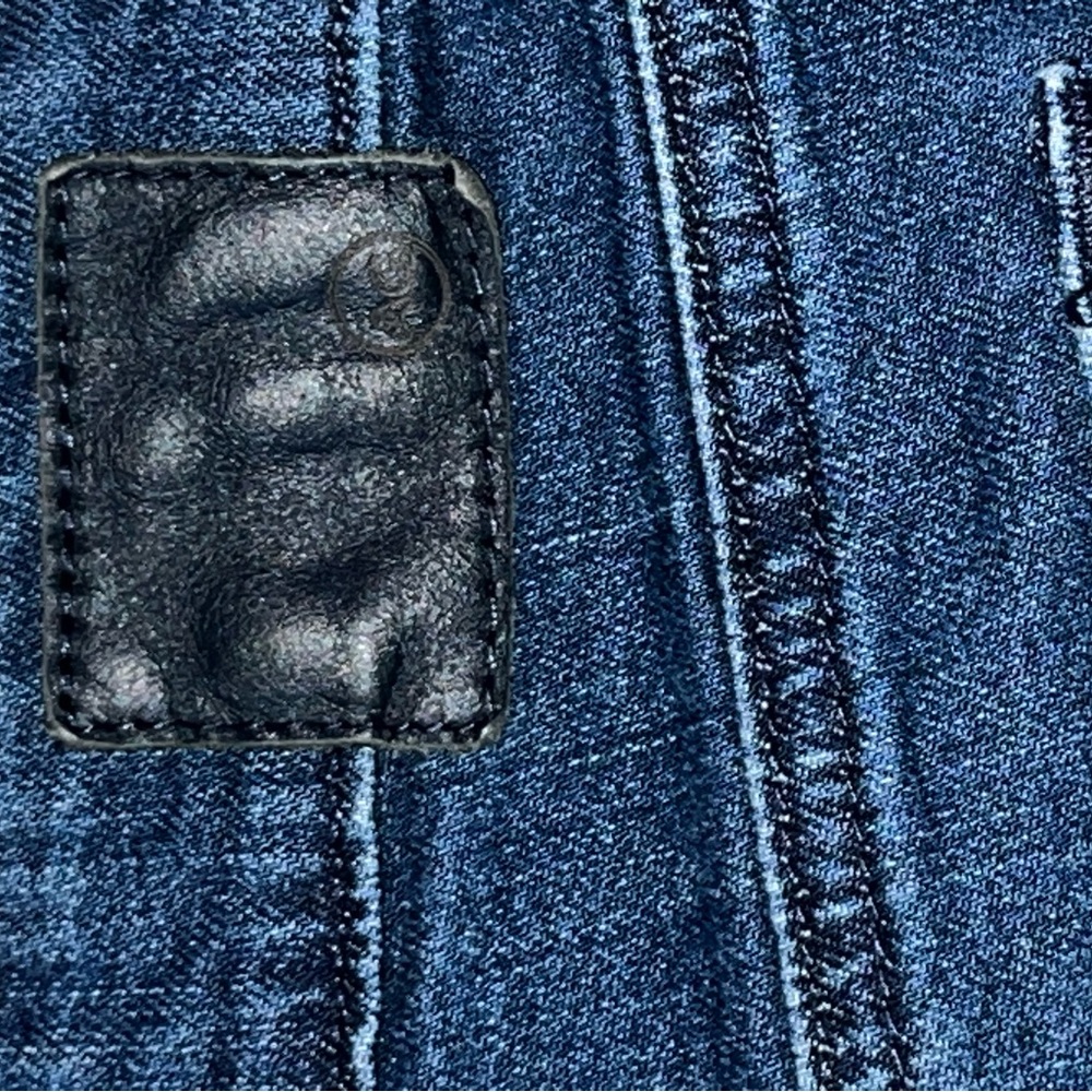 AG dark wash roll up jean shorts size 28R - Picture 3 of 8